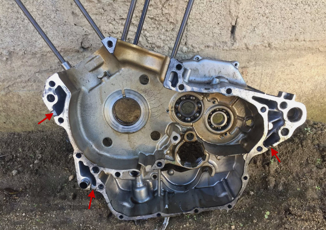 Séparation des 2 demi-carters moteur.jpg