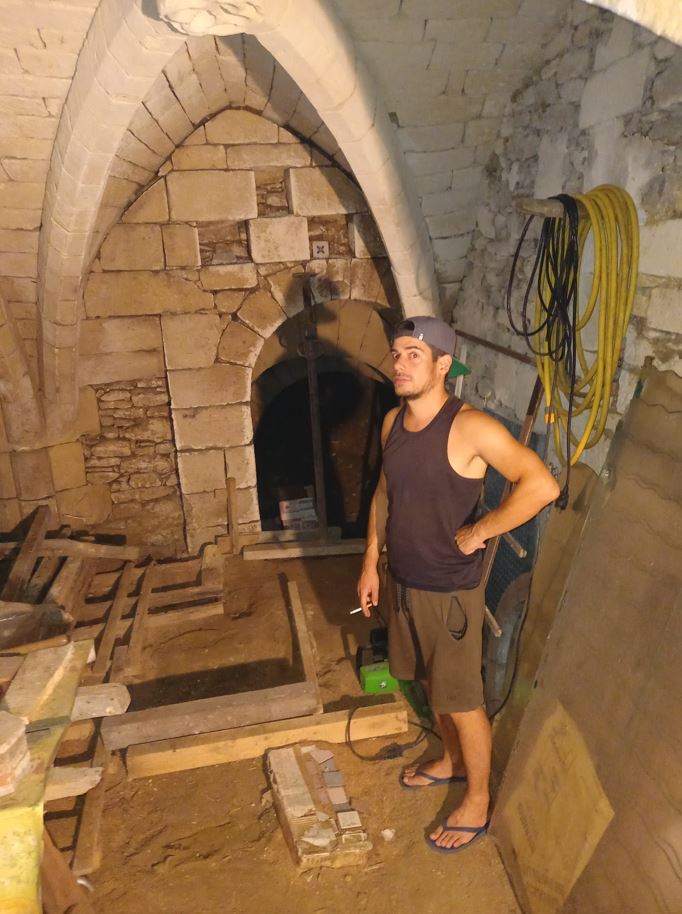 perdu dans les catacombes.JPG
