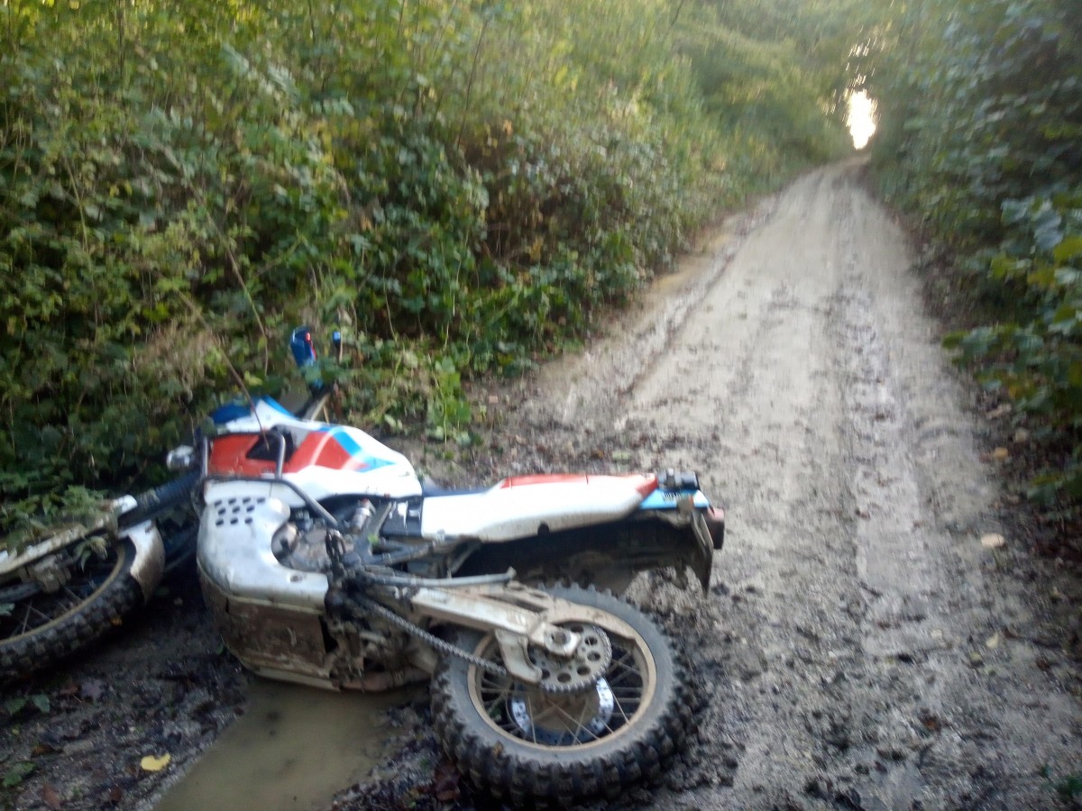 Chemin en craie St fuscien pres d'Amiens